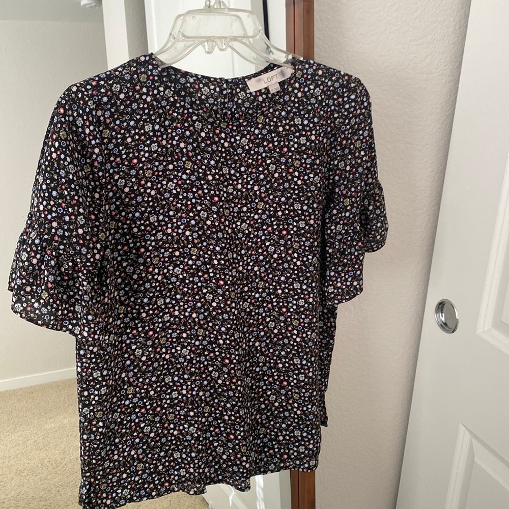 LOFT Floral short sleeve women’s top